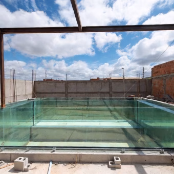 Engineering-in-the-design-of-glass-pools